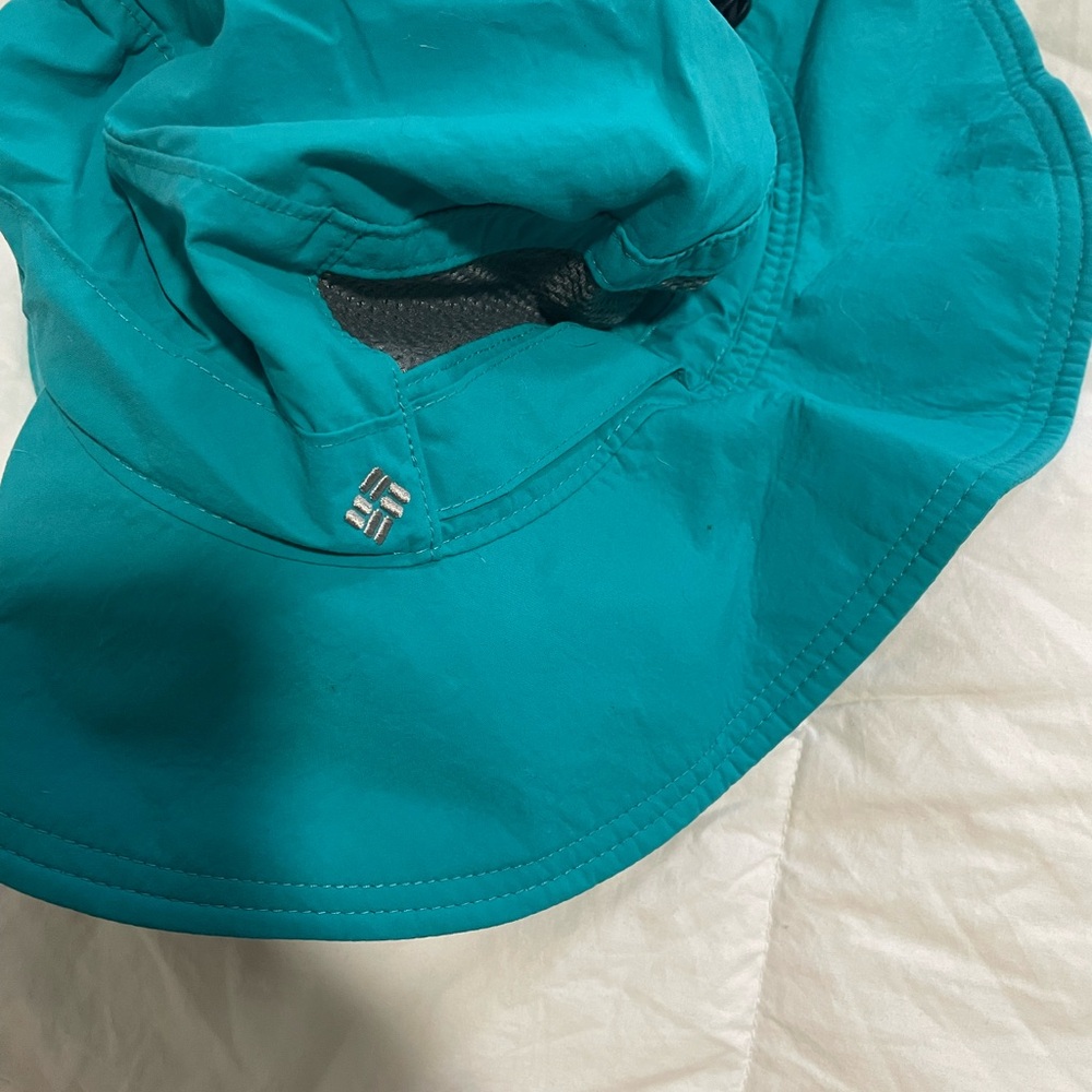 Columbia Teal and Gray Outdoor Hat